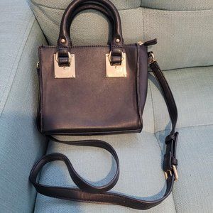 Black and gold bag